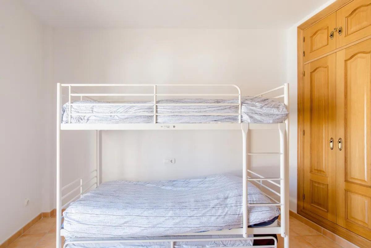 Habitacion En Casa Vacacional Фуэнхирола Экстерьер фото