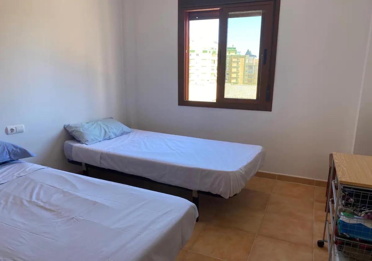 Habitacion En Casa Vacacional Фуэнхирола Экстерьер фото